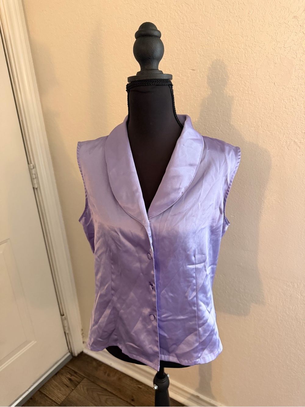 Vintage Private Luxuries Sleeveless Satin Button-Front in Lilac